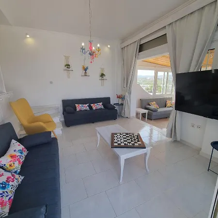 Διαμέρισμα Arocaria In With Garden , Mountain And Sea View