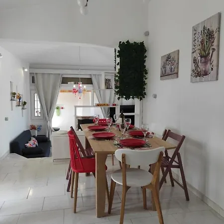 Arocaria In With Garden , Mountain And Sea View Διαμέρισμα *