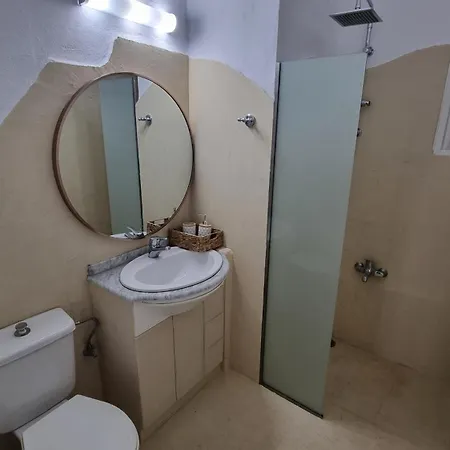 Arocaria In With Garden , Mountain And Sea View * Φαληράκι