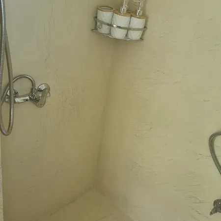 Διαμέρισμα Arocaria In With Garden , Mountain And Sea View