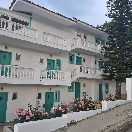 Apartament Arocaria In With Garden , Mountain And Sea View