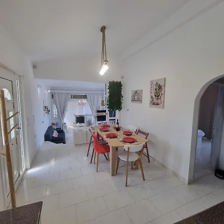Lejlighed Arocaria In With Garden , Mountain And Sea View Faliraki