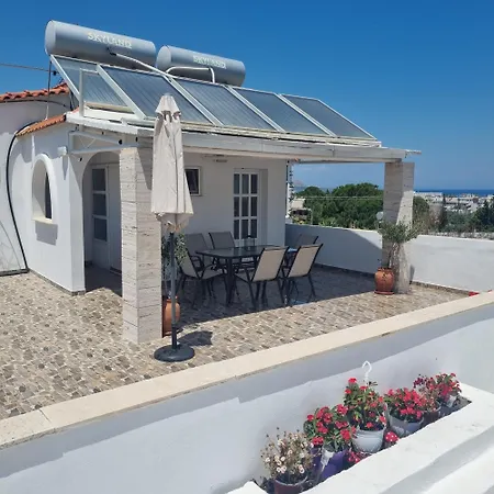 Apartment Arocaria In With Garden , Mountain And Sea View