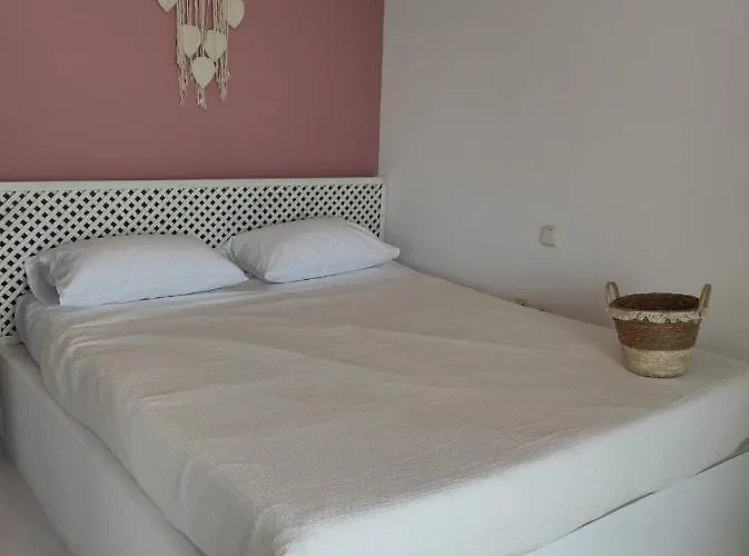 Arocaria In With Garden , Mountain And Sea View Lejlighed Faliraki