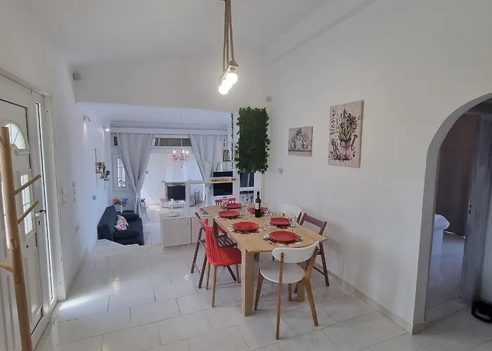 Lejlighed Arocaria In With Garden , Mountain And Sea View Faliraki