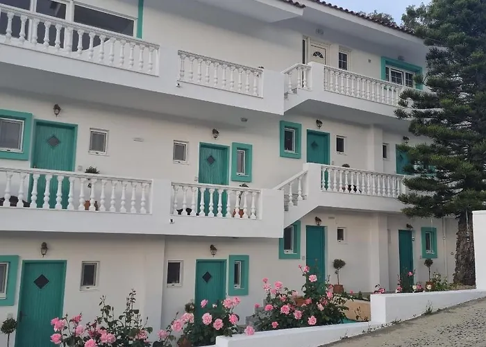 Arocaria In With Garden , Mountain And Sea View Apartman *