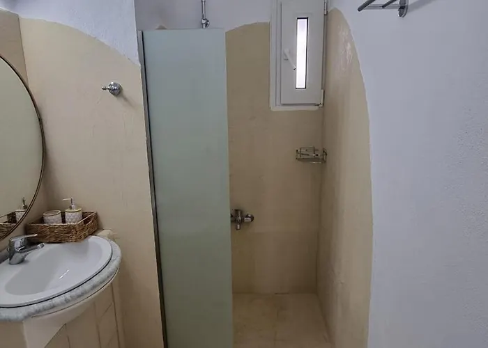 Apartman Arocaria In With Garden , Mountain And Sea View Faliráki