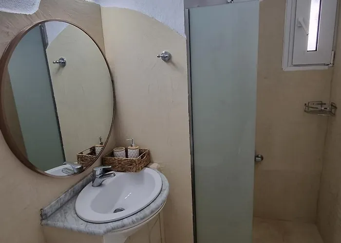 Arocaria In With Garden , Mountain And Sea View Apartman