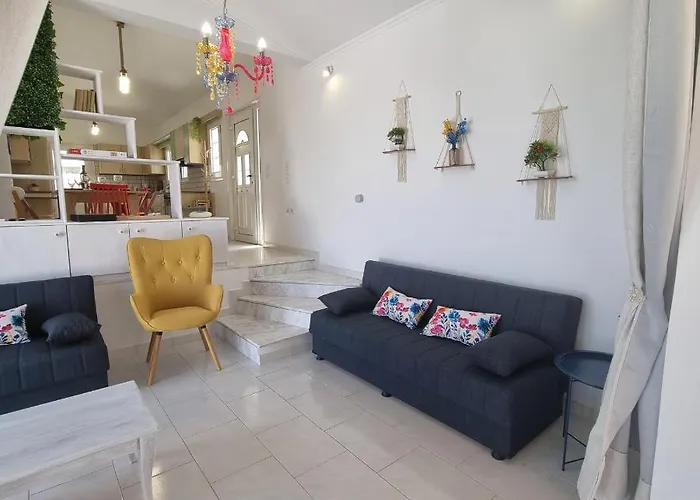 Apartman Arocaria In With Garden , Mountain And Sea View Faliráki