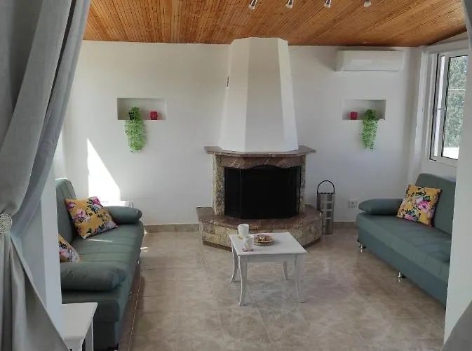 Arocaria In With Garden , Mountain And Sea View * Faliráki