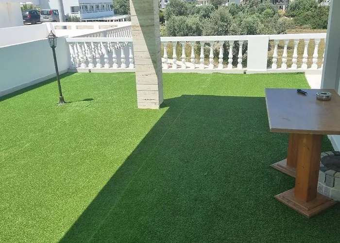 Arocaria In With Garden , Mountain And Sea View Apartman *